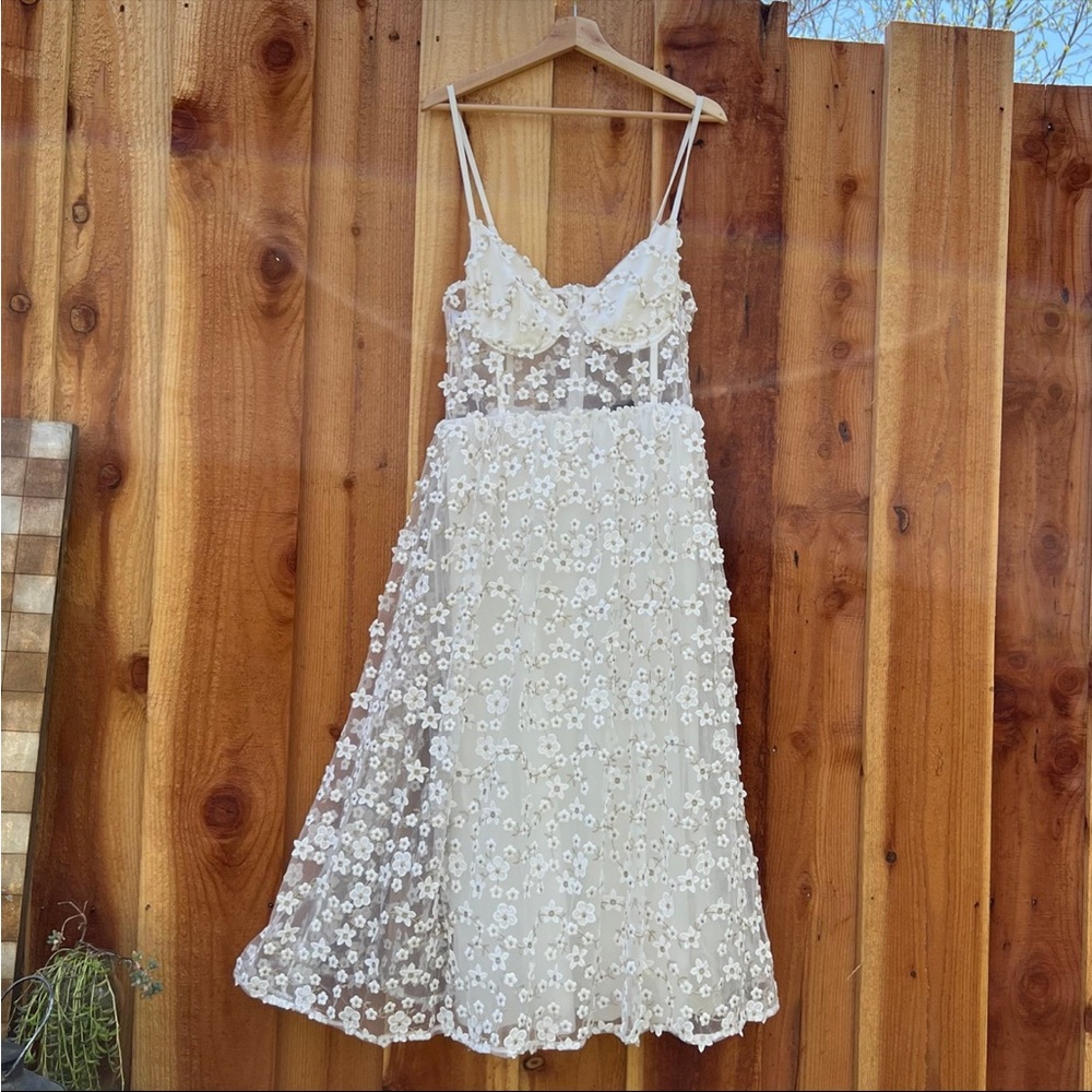 White and Sheer 3D Tulle Floral Applique Bustier Midi Dress 🌿 - Picture 9 of 13